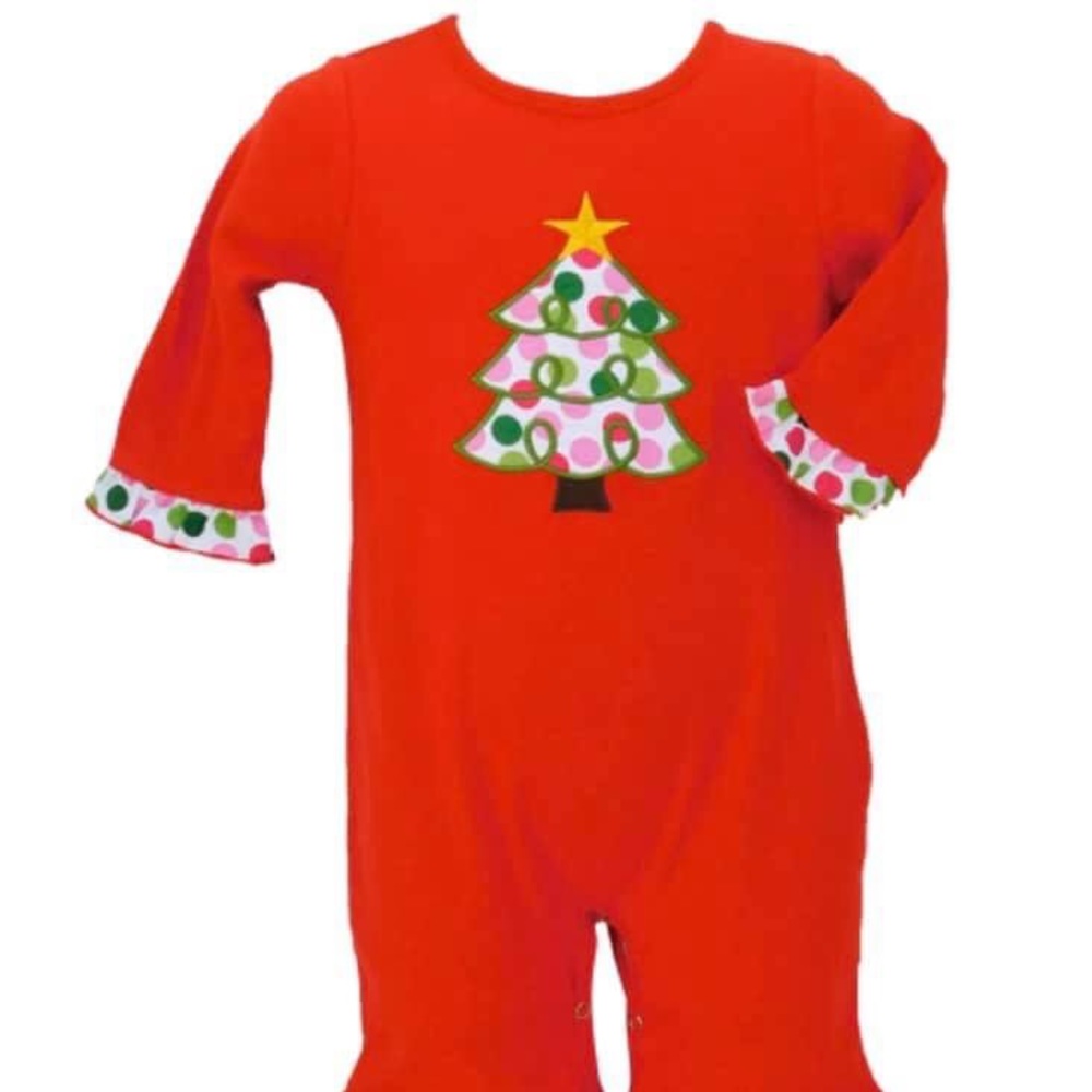 Ann Loren Christmas outfit